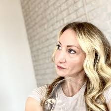 Michelle Decosta's Instagram, Twitter & Facebook