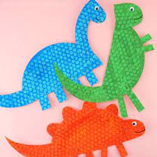 This dinosaur craft is easy for toddlers to make and it allows kids to practice creativity and fine motor skills. Paper Plate Dinosaur Craft For Kids Three Easy Templates For Dinosaurs I Heart Crafty Things