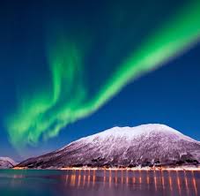 Für gewöhnlich entstehen grüne polarlichter in einer höhe von 80 bis 150 km in verbindung mit sauerstoff. Hurtigruten In Norwegen Kreuzfahrt Zu Den Polarlichtern Welt