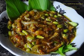 This is a must have side dish for nasi lemak (steamed rice with coconut milk). Amie S Little Kitchen Sambal Tempoyak Ikan Bilis Dengan Petai