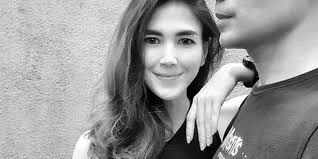 Potret Tyo Nugros dan Dee Adnan yang Makin Mesra, Betah Pacaran Tak Kunjung  Nikah Meski Usia Sudah 50 Tahun