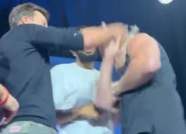 Tom Brady bateu em Logan Paul em evento da Fifa? Entenda a 'treta'