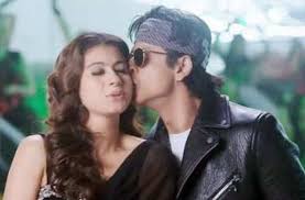 Their jodi won them the best acto. Video Shahrukh Khan Kajol Tak Sengaja Ciuman Tabloidbintang Com