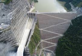 Tiene una altura de 225 metros y un embalse de 70 kilómetros de largo, que contendría hasta 2.720. Historia De Un Esfuerzo Logrado En El Proyecto Hidroituango El Mundo