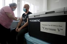 Вакцинация «спутником v» проводится в два этапа с промежутком в 21 день. Sputnik V Chto Nuzhno Znat Ob Etoj Vakcine Pered Tem Kak Privitsya Mbh Media