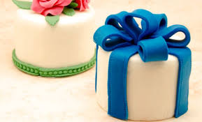 Da quando si preparano, in modo che asciughino un pò e siano più resistenti. Decorazioni Per Torte Come Realizzare Un Fiocco Di Pasta Di Zucchero Leitv