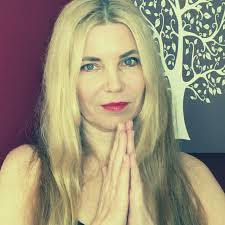 Lauren Ostrowski's Instagram, Twitter & Facebook