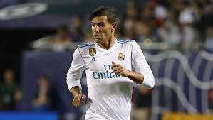 El lateral francés no tuvo un buen paso por el real madrid, a donde llegó en 2017 procedente desde el atlético, en donde se formó junto a su hermano menor, lucas hernández, hoy en el bayern múnich. Real Madrid Teammates Hand Theo Hernandez New Nickname Over Starlet S Blistering Speed 90min