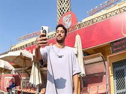 ونشر طاهر محمد طاهر، صورة تجمعه برمضان صبحي لاعب الفريق الأول لكرة القدم بنادي. ÙˆØ³Ø· Ù…Ù…Ø± Ø´Ø±ÙÙŠ Ø·Ø§Ù‡Ø± ÙŠØ¸Ù‡Ø± ÙÙŠ ØªØ¯Ø±ÙŠØ¨Ø§Øª Ø§Ù„Ø£Ù‡Ù„ÙŠ ÙÙŠØ¯ÙŠÙˆ Ù…ØµØ±Ø§ÙˆÙ‰