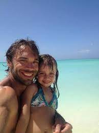 Wie wäre es mit einem berry breeze? Henry Berry With Daughter Maya Famousfix Com Post