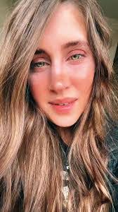 Melissa Plourde's Instagram, Twitter & Facebook