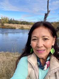 I consider myself a “ low maintenance “ kinda woman … I don't need a fancy  car … Honda suites me well … I don't like fancy purses … a backpack 🎒