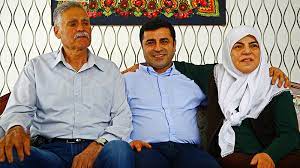 Bundan da çok mutluluk duydum. Selahattin Demirtas In Annesi Erdogan Bey Korkmasin Oglumu Biraksin Ona Siyaset Yaptirmayacagim