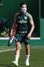 O episódio com patrick de paula ocorreu horas depois de ele ter sido advertido (e multado) por. Patrick De Paula Comemora Seis Meses Como Profissional No Palmeiras Gazeta Esportiva