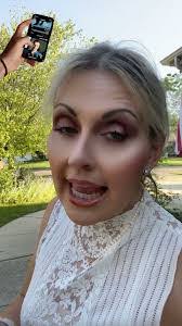 Victoria Huff's Instagram, Twitter & Facebook