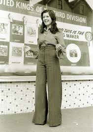 Top bralette di ispirazione anni '70 vintage da donna in morbido tessuto di cotone. Moda Anni 70 Foto Stylosophy