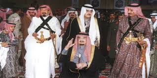 الملك سلمان كان قريبا من الفهد أثيرا إلى قلبه اعتمد عليه في المواقف التي يختبر فيها الرجال