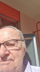 femme mûre pleine de passion Public Group