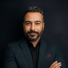 Navigating Advanced Troubleshooting in Tech Support Careers