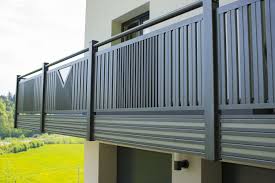 Balkonidee Balkongelander Aus Alu Aluzaun Modernes Zaun Design Balkon Gelander Design Balkon Ideen