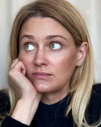 Bundled up to go for dinner in this 🍂 fally weather 🥰