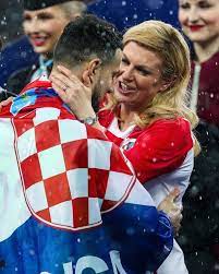 Troisième finale de coupe du monde en vingt ans,1998, 2006 et 2018, l'equipe de france disputera dimanche sa finale mondiale face aux vainqueurs du match croatie angleterre. Kolinda Grabar Kitarovic La Presidente Croate L Autre Revelation Du Mondial 2018 Elle