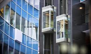 Rüyada yüksek bir binaya veya gökdelene çıkan, eğer çıkarken zorluk yaşamışsa, bu rüya o kimsenin kazancını zorlukla elde etmesine veya meşakkatle elde edeceği başarıya işarettir. Ruyada Asansorle Yukari Cikmak Ne Demek Mygaziantep Com