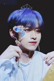 Pin By Hanny Rivera On O N E U S Cute Asian Guys Blue Aesthetic Kpop Idol