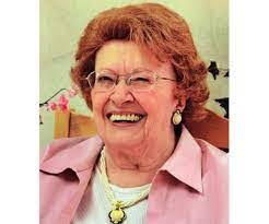 Virginia Lange's Instagram, Twitter & Facebook