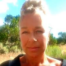 Wendy Beyer's Instagram, Twitter & Facebook