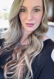 Color changing eye shades depending