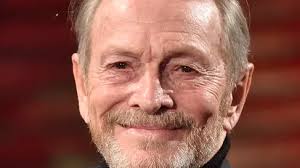 Umberto Orsini leggeva rogiti da un notaio e le segretarie gli dissero  «Perchè non fai l'attore?»