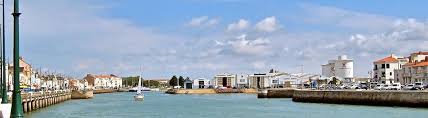 Everyone wants to score a deal on travel, but price is just one factor to consider when booking an unforgettable hotel. Supermarche Les Sables D Olonne 85100 Hypermarche Les Sables D Olonne Tous Voisins