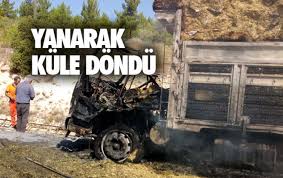 Yangın ilçeye bağlı kavaklı mahallesi 2412 sokakta bulunan 7. Mersin Gulnar Mut Karayolunda Seyir Halindeki Saman Balyasi Yuklu Kamyon Yanarak Kule Dondu Mersin Haber
