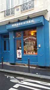Un herboriste est un professionnel qui, dans une officine ou dans une herboristerie en ligne, vend des plantes médicinales et des préparations à partir de plantes médicinales et ingrédients naturels utilisées comme médicaments. Herboristerie D Hippocrate Paris 2021 Ce Qu Il Faut Savoir Pour Votre Visite Tripadvisor