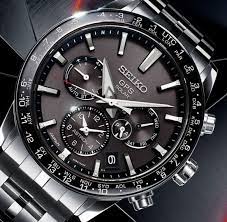 Its each and every piece is hand finished also it is an italian luxury brand that offers you an amazing experience with watches. Top 5 Affordable Luxury Watch Brands In India To Consider For Your First Buy