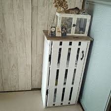 カラーボックスを 扉 で目隠し 100均 すのこdiy 作り方 取り付け方レッスン キナリノ カラーボックス 収納 アイデア リビング 収納 アイデア