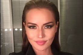 How To Make A Fahriye Evcen Makeup Evcen Fahriye Makeup Makeup Face And Body Flawless Face