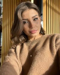 Aleyna Çolak (@aleynaa_colakk) · Instagram 照片和视频