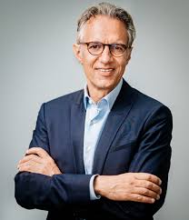 On popular bio, he is one of the successful politician. Dr Jorg Drager Lernen Schule Bildung Im 21 Jahrhundert