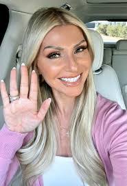 Crystal Dolan's Instagram, Twitter & Facebook