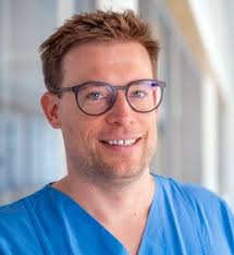 Ärzte und Stationsleitung