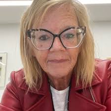 Debbie MacKenzie (@debbie.mackenzie.180) • Facebook, Connect with friends