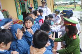 Phụ nữ Cảnh sát biển và Công an huyện Núi Thành tổ chức chương trình “Đông  ấm - Xuân yêu thương”