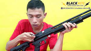 Jenis senapan pcp yang satu ini memiliki berat paling ringan dari kebanyakan senapan pcp yaitu sebesar sekitar 3 kg, mendukung peluru berkaliber standar 4,5 mm dan memiliki laras panjang 60 cm. Sangat Ringan Untuk Berburu Senapan Angin Pcp Maruder Predator Black Kite Youtube