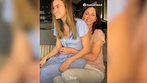Courteney cox fielded her daughter coco arquette's questions about pregnancy and motherhood on sunday in an interview 9 months with courteney cox, a facebook watch show executive. Friends Star Courteney Cox Interviewed By Her Daughter Coco Arquette Metro News