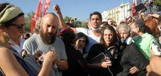 Emniyet güçleri, sabaha karşı parkta bulunan gruplara müdahale etti. Son Dakika Memet Ali Alabora Hakkinda Gezi Parki Olaylari Nedeniyle Yakalama Karari A Haber Son Dakika Gundem Haberleri