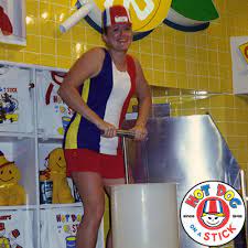 Now, how about a tall glass of hot dog on a stick lemonade? Hot Dog On A Stick On Twitter Rt If You Want To Learn The Lemonade Stomp Http T Co Apepsmku1g