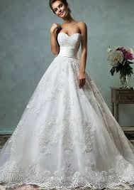 Love The Waist Band Emphasizing A Small Waist Also The Detail In The Ski Amelia Sposa Wedding Dress Ball Gown Wedding Dress Strapless Wedding Dress Sweetheart