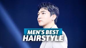 Apalagi adanya tambahan aksen wavy atau rambut bergelombang yang memberikan twist pada curtain haircut. 18 Model Rambut Pria Terbaik Yang Trendi Sepanjang Masa